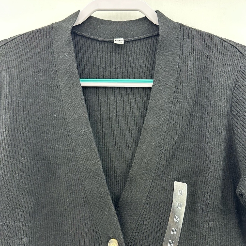 UNIQLO Women’s Black Ribbed V-Neck Cardigan Sweater Medium NWT - Picture 11 of 11
